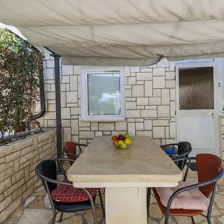 Nika-5 By Interhome Appartement