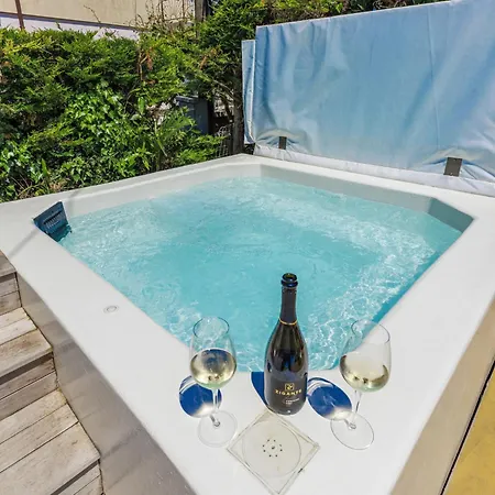 Nika-5 By Interhome * Umago